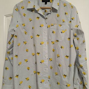 Ladies Beautiful button down shirt